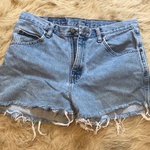 Vintage high wasted wrangler shorts